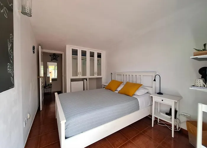 Doble Con Bano Y Terraza Privada 게스트하우스